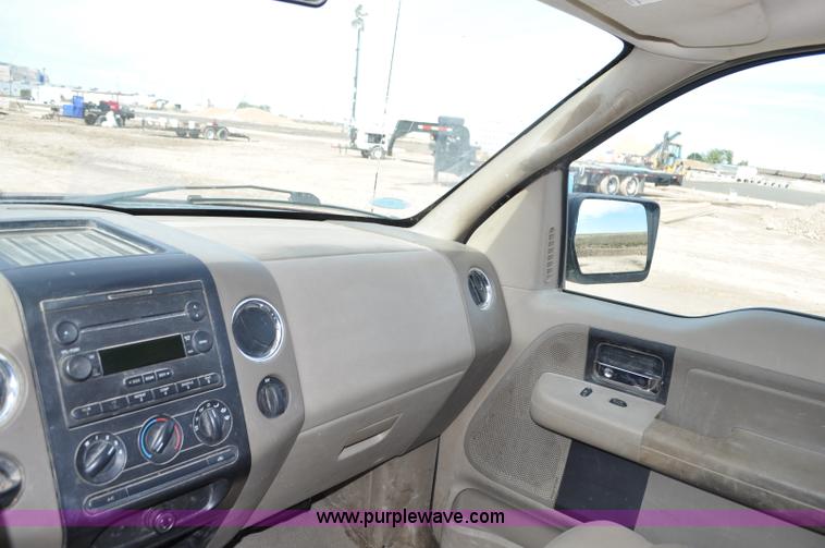 image for item F2067 2006 Ford F150 SuperCab pickup truck