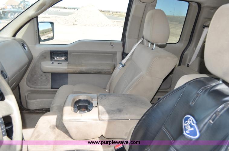 image for item F2067 2006 Ford F150 SuperCab pickup truck