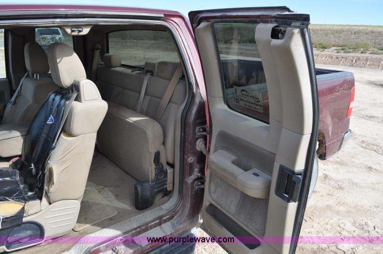 image for item F2067 2006 Ford F150 SuperCab pickup truck