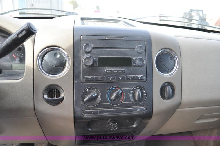 image for item F2067 2006 Ford F150 SuperCab pickup truck