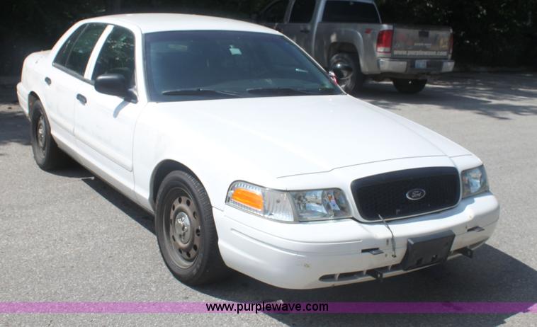 image for item F3278 2006 Ford Crown Victoria Police Interceptor