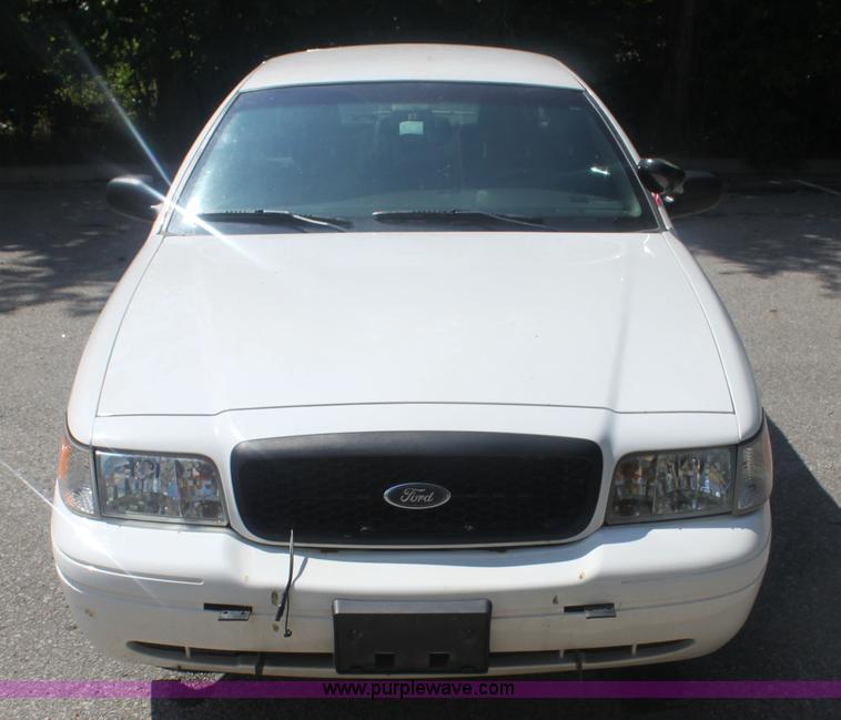 image for item F3278 2006 Ford Crown Victoria Police Interceptor