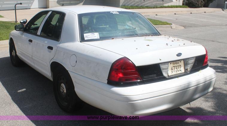 image for item F3278 2006 Ford Crown Victoria Police Interceptor