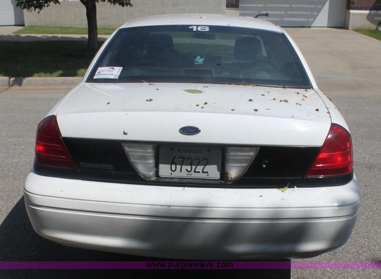 image for item F3278 2006 Ford Crown Victoria Police Interceptor