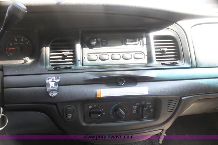 image for item F3278 2006 Ford Crown Victoria Police Interceptor