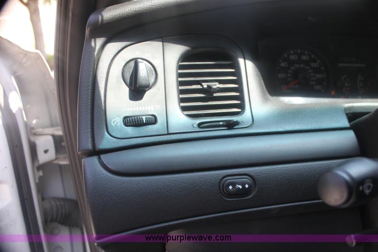 image for item F3278 2006 Ford Crown Victoria Police Interceptor