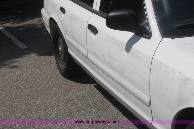 image for item F3278 2006 Ford Crown Victoria Police Interceptor