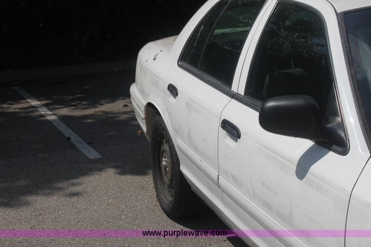 image for item F3278 2006 Ford Crown Victoria Police Interceptor