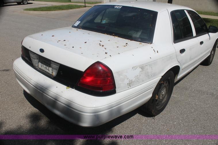 image for item F3278 2006 Ford Crown Victoria Police Interceptor
