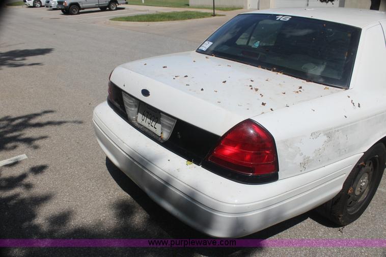 image for item F3278 2006 Ford Crown Victoria Police Interceptor