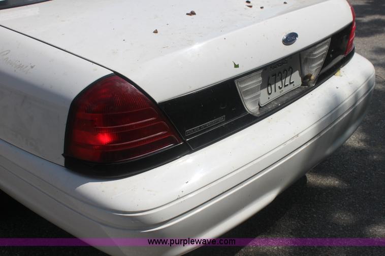 image for item F3278 2006 Ford Crown Victoria Police Interceptor