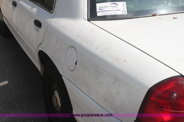 image for item F3278 2006 Ford Crown Victoria Police Interceptor