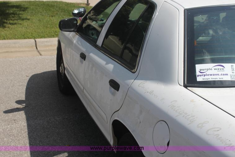 image for item F3278 2006 Ford Crown Victoria Police Interceptor