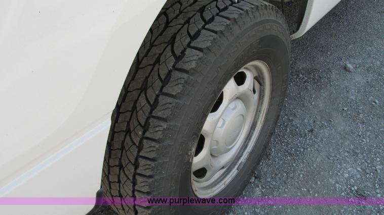 image for item G9086 2010 Ford F150 XL SuperCab pickup truck