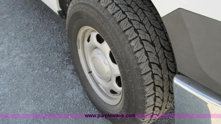 image for item G9086 2010 Ford F150 XL SuperCab pickup truck