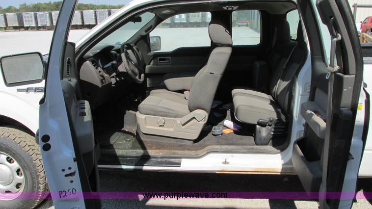 image for item G9086 2010 Ford F150 XL SuperCab pickup truck