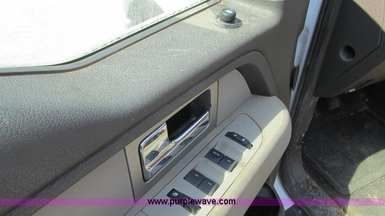 image for item G9086 2010 Ford F150 XL SuperCab pickup truck