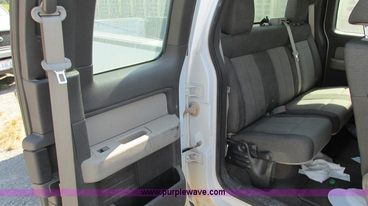 image for item G9086 2010 Ford F150 XL SuperCab pickup truck