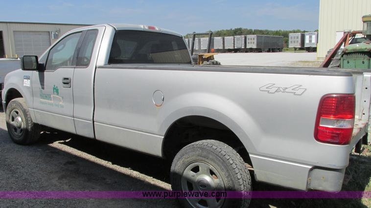 image for item G9087 2005 Ford F150 XLT pickup truck