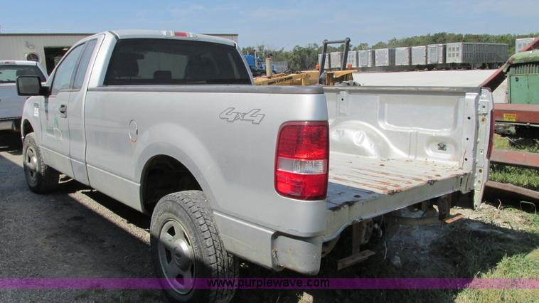 image for item G9087 2005 Ford F150 XLT pickup truck
