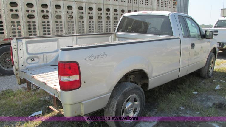 image for item G9087 2005 Ford F150 XLT pickup truck