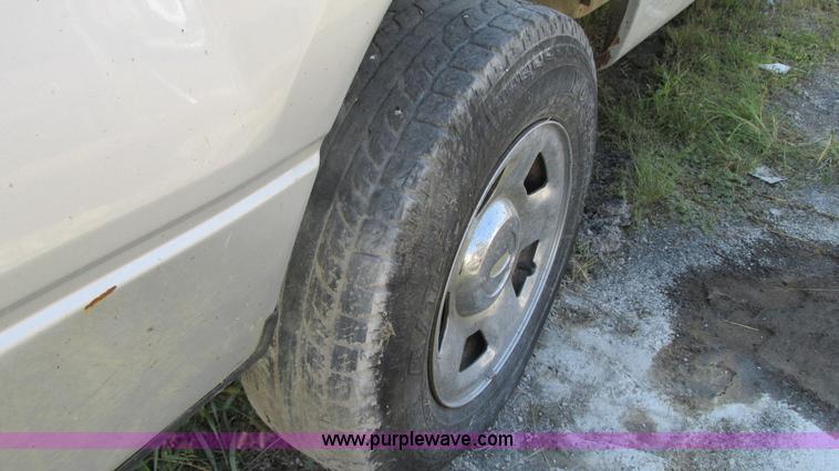 image for item G9087 2005 Ford F150 XLT pickup truck