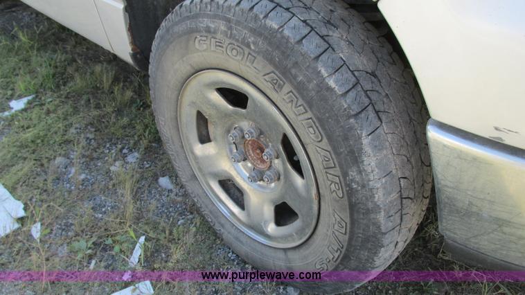 image for item G9087 2005 Ford F150 XLT pickup truck