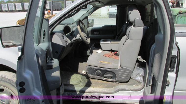 image for item G9087 2005 Ford F150 XLT pickup truck