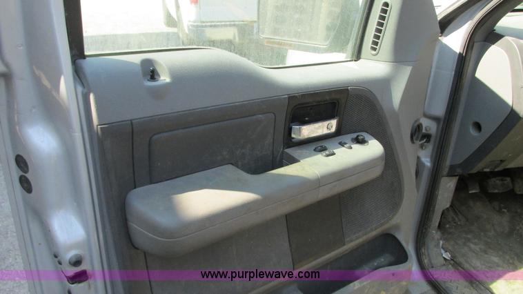 image for item G9087 2005 Ford F150 XLT pickup truck