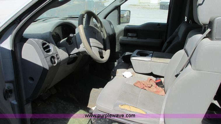 image for item G9087 2005 Ford F150 XLT pickup truck