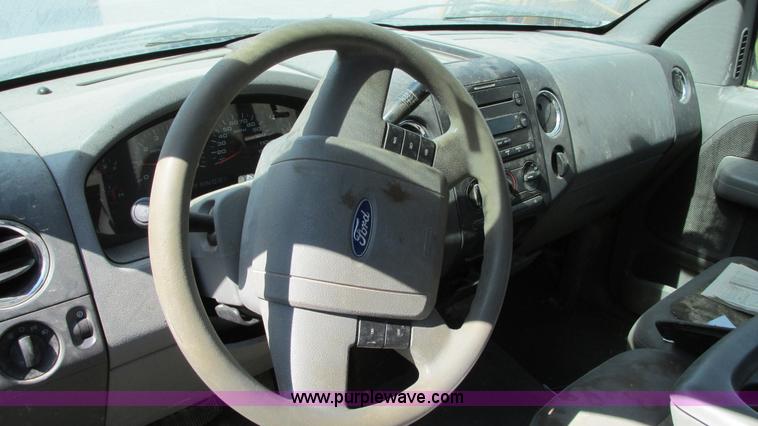 image for item G9087 2005 Ford F150 XLT pickup truck