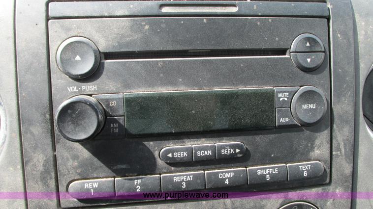 image for item G9087 2005 Ford F150 XLT pickup truck