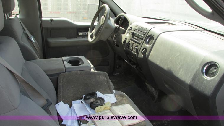 image for item G9087 2005 Ford F150 XLT pickup truck