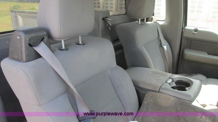 image for item G9087 2005 Ford F150 XLT pickup truck