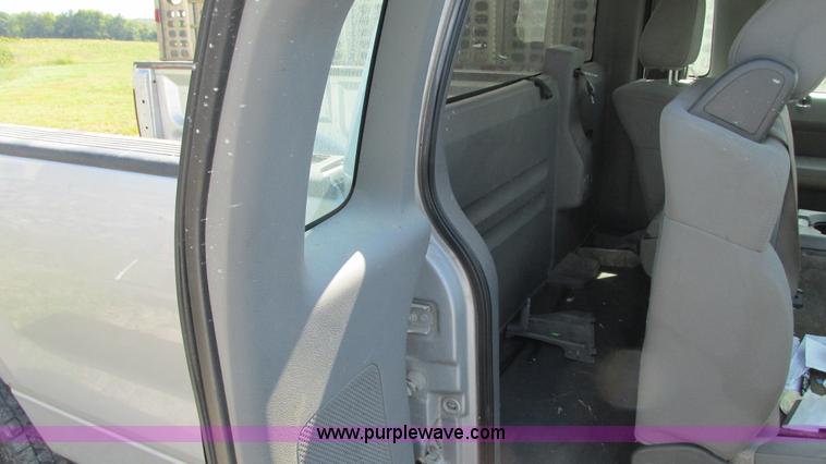 image for item G9087 2005 Ford F150 XLT pickup truck