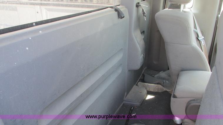 image for item G9087 2005 Ford F150 XLT pickup truck