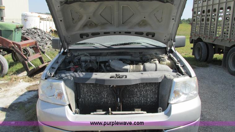 image for item G9087 2005 Ford F150 XLT pickup truck