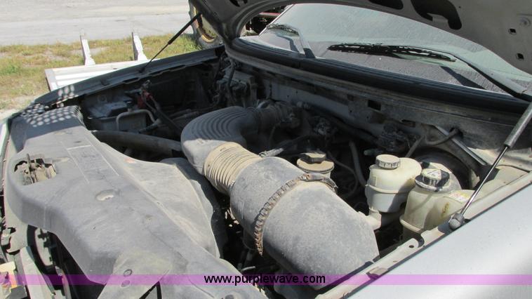 image for item G9087 2005 Ford F150 XLT pickup truck