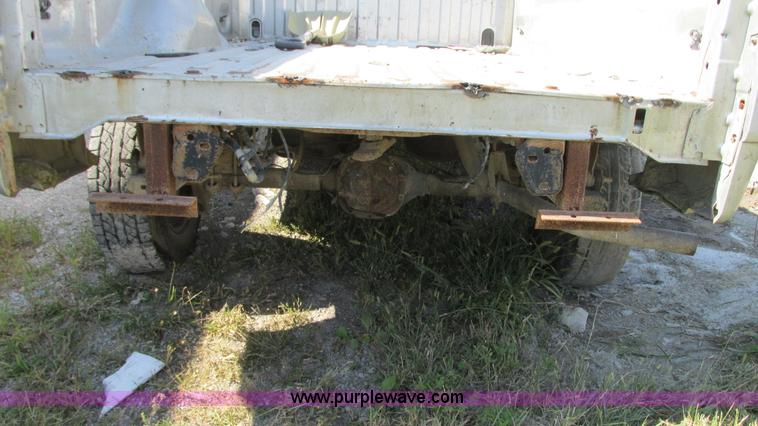 image for item G9087 2005 Ford F150 XLT pickup truck