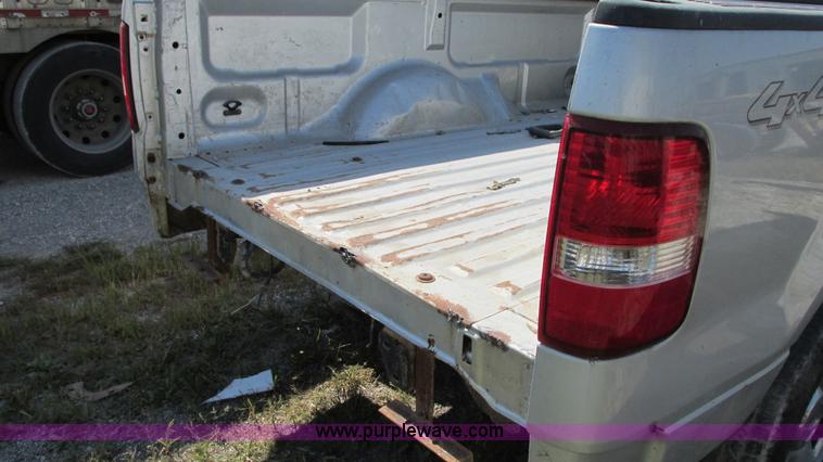 image for item G9087 2005 Ford F150 XLT pickup truck