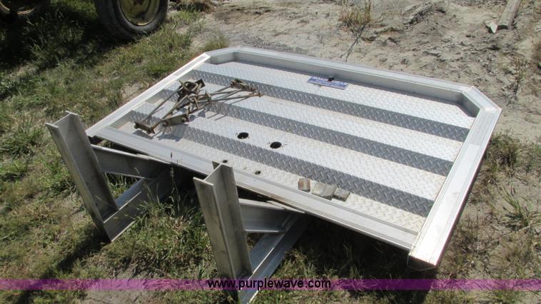 image for item G9090 Road Gear headache rack