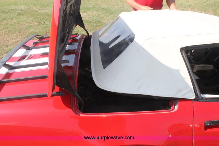 image for item H1717 1992 Chevrolet Corvette convertible