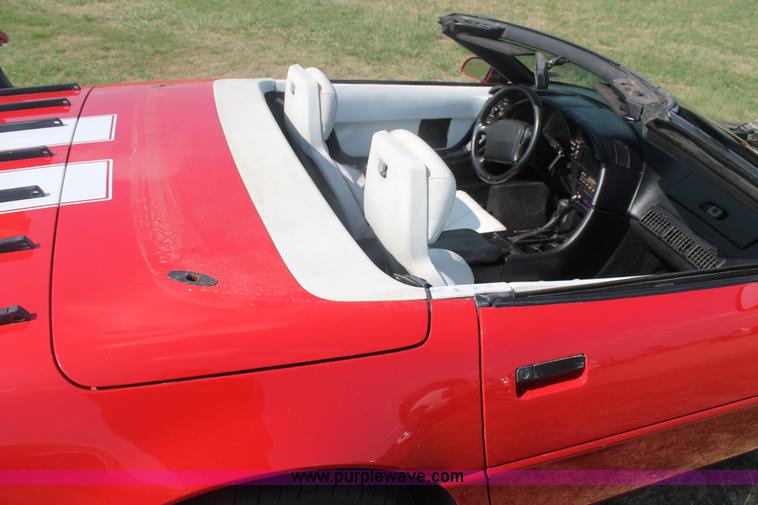 image for item H1717 1992 Chevrolet Corvette convertible