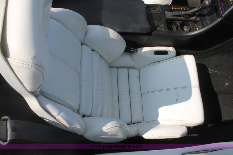 image for item H1717 1992 Chevrolet Corvette convertible