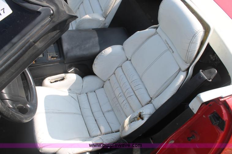 image for item H1717 1992 Chevrolet Corvette convertible