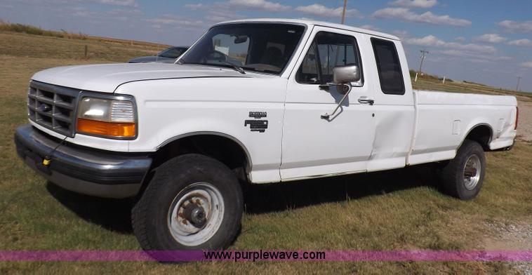 image for item H9090 1997 Ford F250 HD pickup truck
