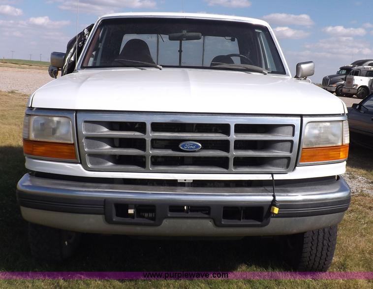image for item H9090 1997 Ford F250 HD pickup truck