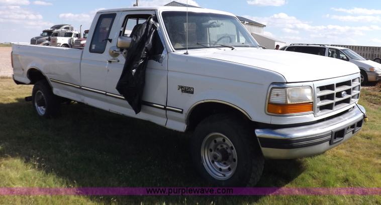 image for item H9090 1997 Ford F250 HD pickup truck