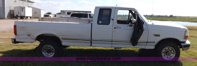 image for item H9090 1997 Ford F250 HD pickup truck