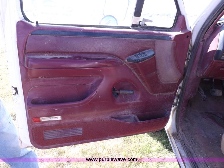 image for item H9090 1997 Ford F250 HD pickup truck